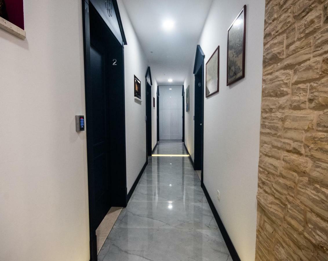 Center Luxury Rooms 3 Split Exterior photo