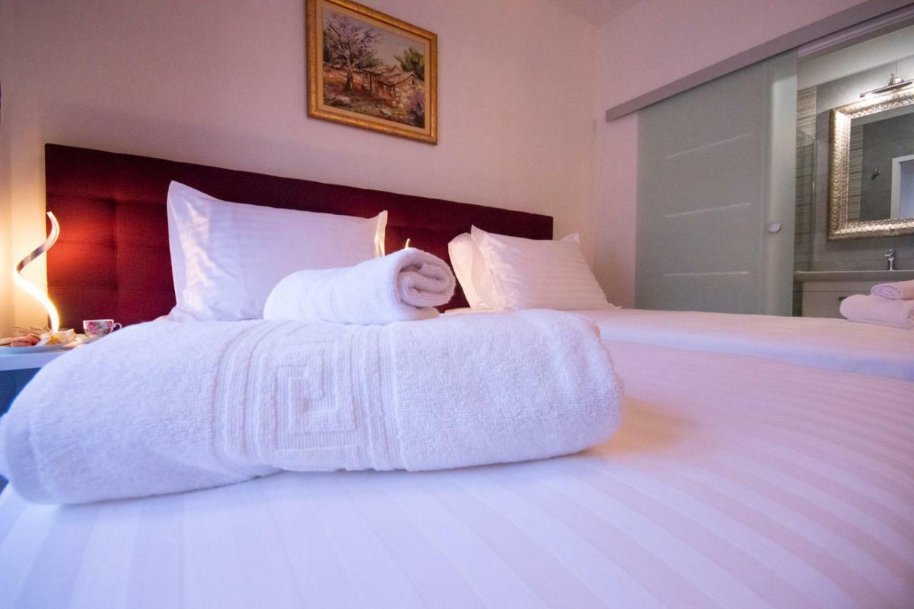 Center Luxury Rooms 3 Split Exterior photo