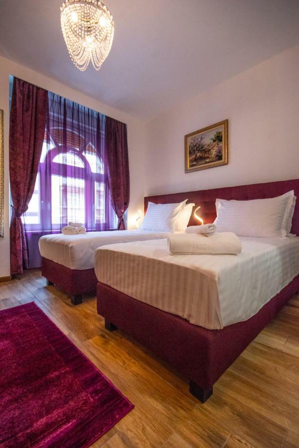 Center Luxury Rooms 3 Split Exterior photo